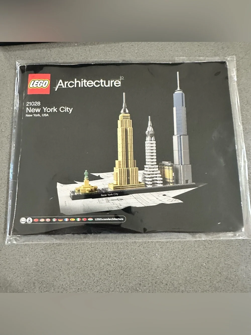 LEGO Architecture New York City 21028 Complete Counted w/ Box & Instructions
